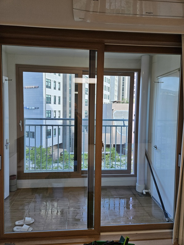 apartment_window_cleaning_after2.jpg