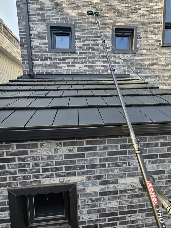 residential window cleaning2.jpg