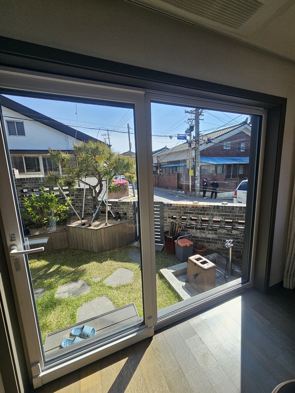 residential window cleaning5.jpg